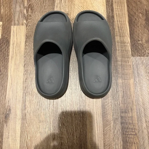 Adidas Yeezy Slide - youth - Picture 4 of 5